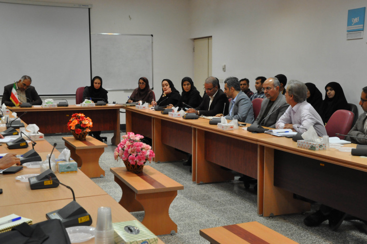 نشست معاونت پژوهش، فناوری و نوآوری با اعضای هیأت علمی پردیس مهندسی برگزار شد